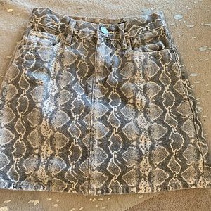 Snake skirt